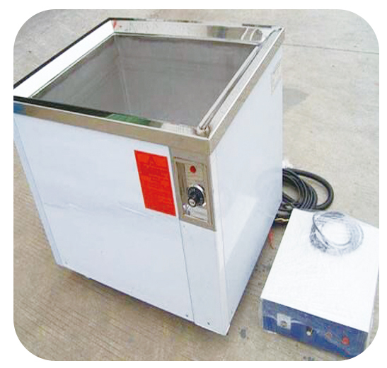 Ultrasonic cleaning machine